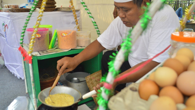 Kerak Telor di Festival Kuliner Nusantara 2017 (Foto: Luthfa Nurridha/kumparan)