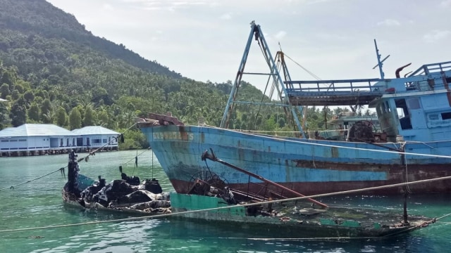 Kapal yang tertangkap KKP. (Foto: Angga Sukmajaya/kumparan)