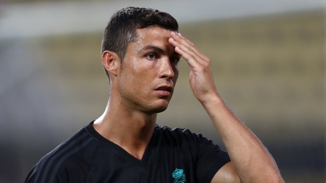 Ronaldo pada sesi latihan Real Madrid. (Foto: Reuters/Eddie Keogh)