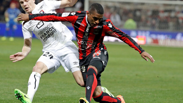 Bek kiri Inter, Dalbert. (Foto: Reuters/Eric Gaillard)