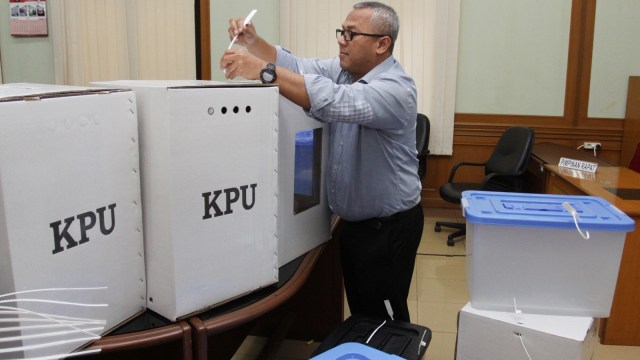 Kotak Suara Baru KPU (Foto: Antara/Reno Esnir)