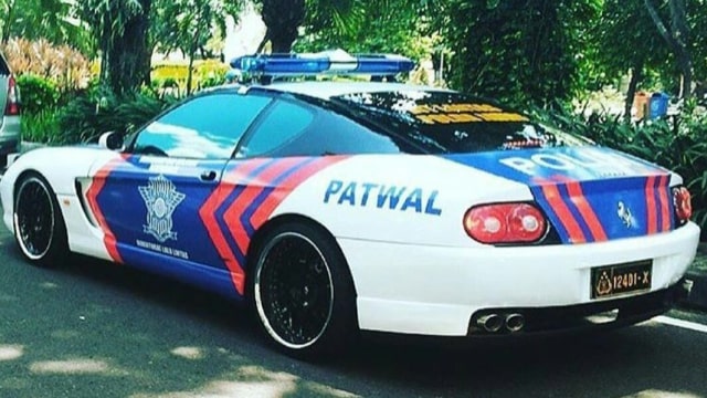 Mobil sport polisi. (Foto: Instagram: plat_dinas)