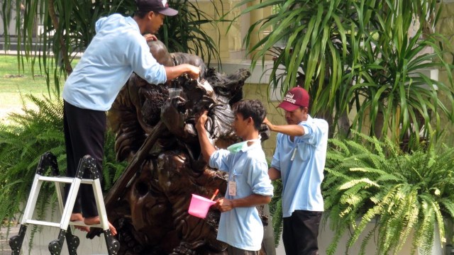 Istana bersih-bersih jelang Hari Kemerdekaan. (Foto: Yudhistira Amran/kumparan)