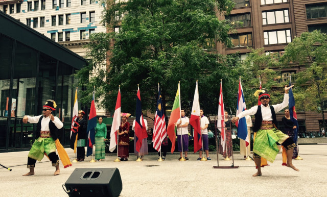 Meriah, Perayaan HUT Emas ASEAN di Chicago (1)