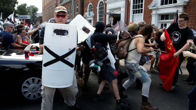 Bentrokan di Virginia AS (Foto: REUTERS/Joshua Roberts)