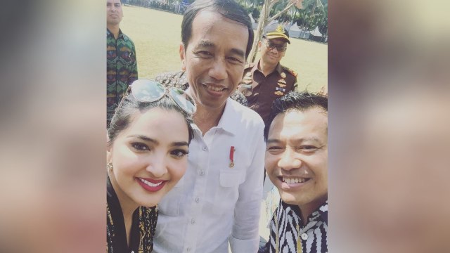 Ashanty dan Anang Foto Bareng Jokowi. (Foto: Instagram @ashanty_ash)