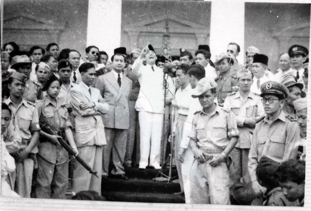 Presiden Sukarno tiba di Yogyakarta dari Jakarta. (Foto: perpusnas.go.id)