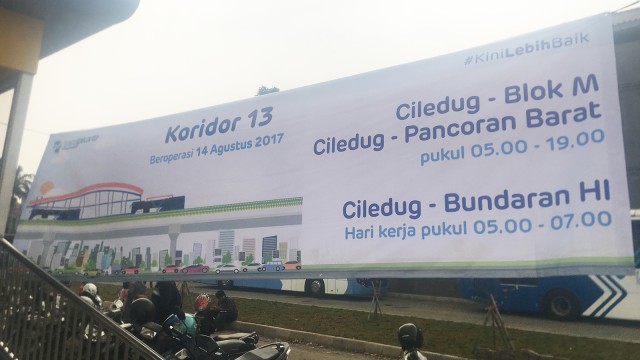 Halte Puri Beta 2, Koridor 13 (Foto: Cornelius Bintang/kumparan)