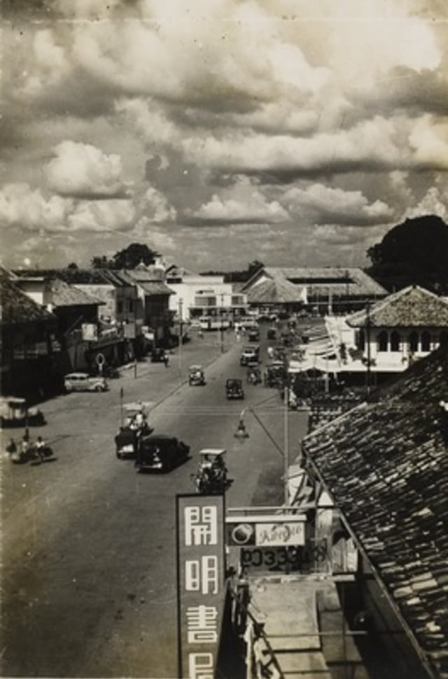 Jalan Cikini, Jakarta, 1945. (Foto: kitlv.nl)