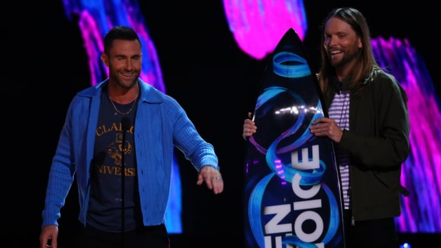 Maroon 5 di Teen Choice Awards 2017 (Foto: Reuters)