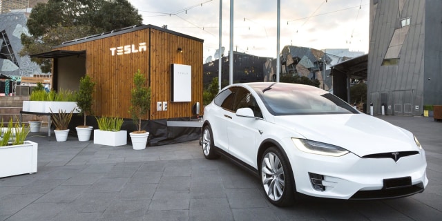 Tesla Pamer Rumah Surya di Australia