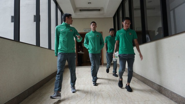 Sejumlah pemain Timnas U-22 di Hotel Royal Chulan. (Foto: Aditia Noviansyah/kumparan)