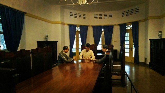 Patung Sukarno-Hatta (tengah dan kiri). (Foto: Anggi Kusumawadewi/kumparan)