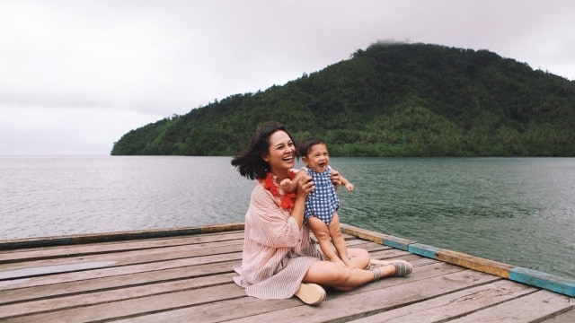 Andien Aisyah dan anaknya, Kawa. (Foto: Instagram/ @andienaisyah)
