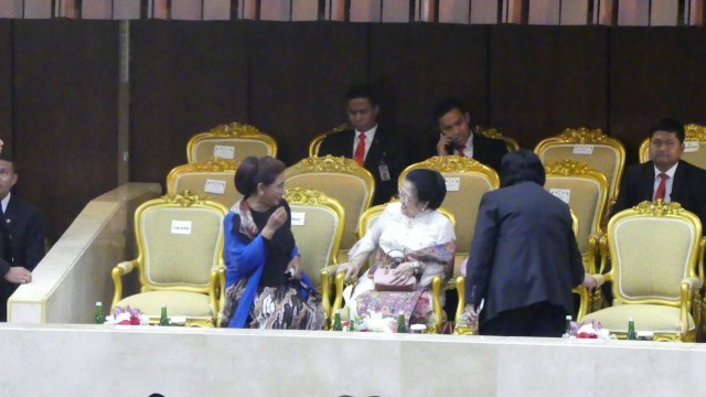 Aksi Susi Pudjiastuti Yang Buat Megawati Tertawa Di Sidang MPR/DPR ...