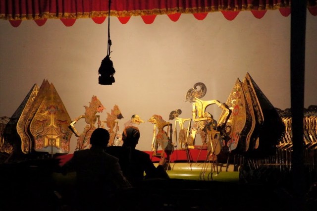 Perhelatan wayang (Foto: Flickr)