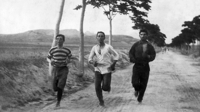 Lomba marathon pertama di Olimpiade 1896. (Foto: Wikipedia.org)