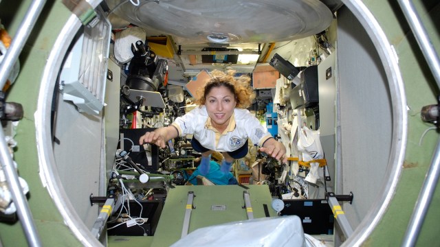 Anousheh Ansari saat misi luar angkasa. (Foto: Windows on Earth)