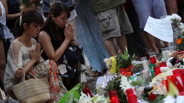 Tanda berduka usai serangan di Barcelona (Foto: Reuters/Sergio Perez)