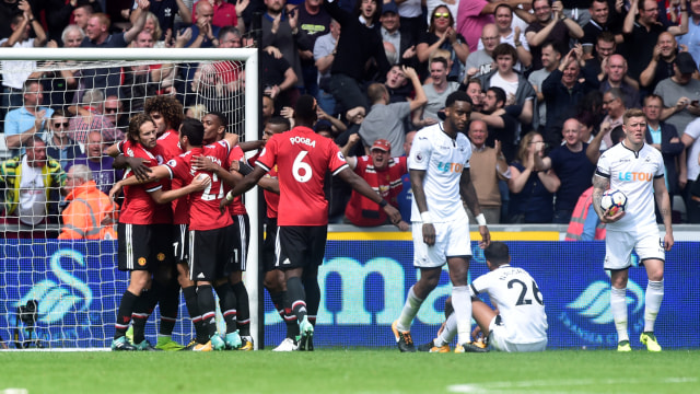 Perayaan gol United ke gawang Swansea. (Foto: REUTERS/Rebecca Naden)