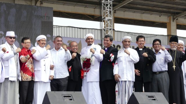 Merayakan milad FPI.  (Foto: Ferio Pristiawan/kumparan)