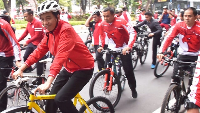 Jokowi naik sepeda saat CFD (Foto: Dok. Biro Setpres)