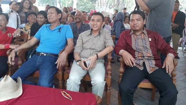 Ketua KPAI Susanto dan para pelawak. (Foto: Dok. KPAI)