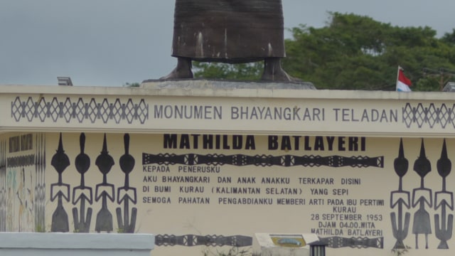 Mengenal Mathilda Batlayeri, Srikandi Penjaga Gerbang Saumlaki