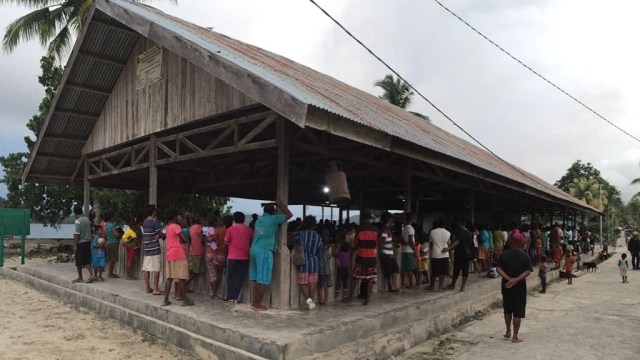 Pertemuan di Balai Desa Amdui (Foto: Muhammad Iqbal/kumparan)