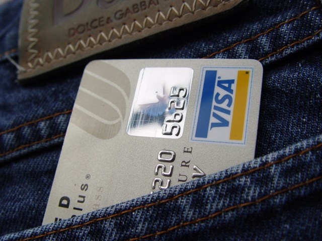 Langkah demi Langkah Cara Belanja Pakai Kartu Kredit di Supermarket