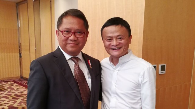 Menkominfo Rudiantara dan bos Alibaba Jack Ma. (Foto: Kemkominfo)