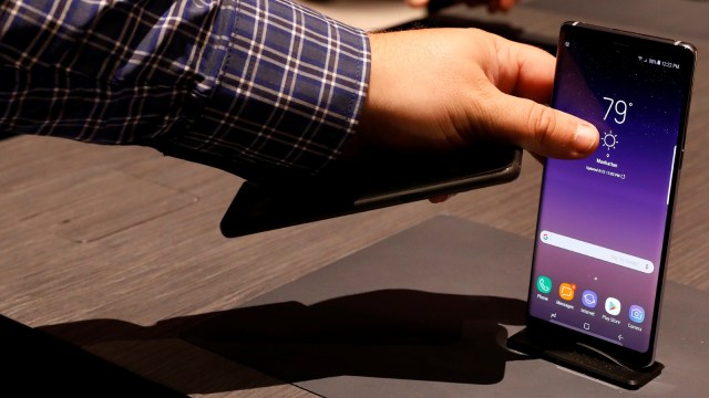Samsung keluarkan seri terbaru Galaxy Note 8. (Foto: REUTERS/Brendan McDermid)
