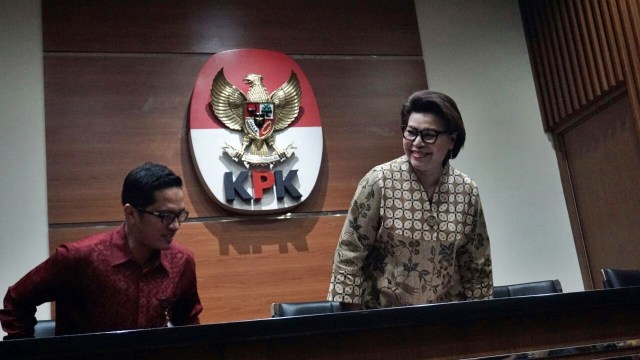 Basaria Panjaitan dan Febri Diansyah usai konpers. (Foto: Aditia Noviansyah/kumparan)