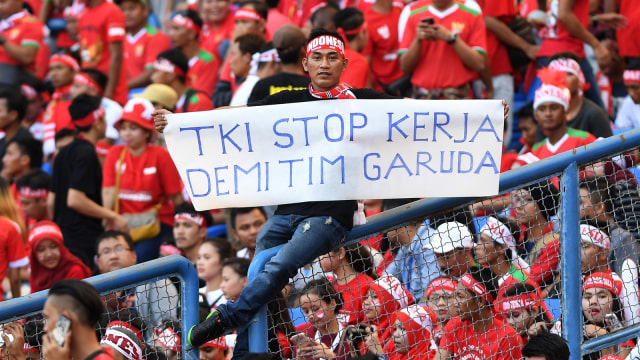Suporter Timnas Indonesia di Stadion Shah Alam. (Foto: Sigid Kurniawan/ANTARA)