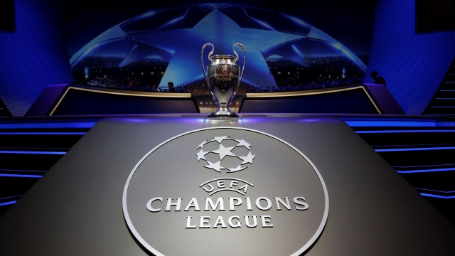 Trofi Liga Champions. (Foto: REUTERS/Eric Gaillard)