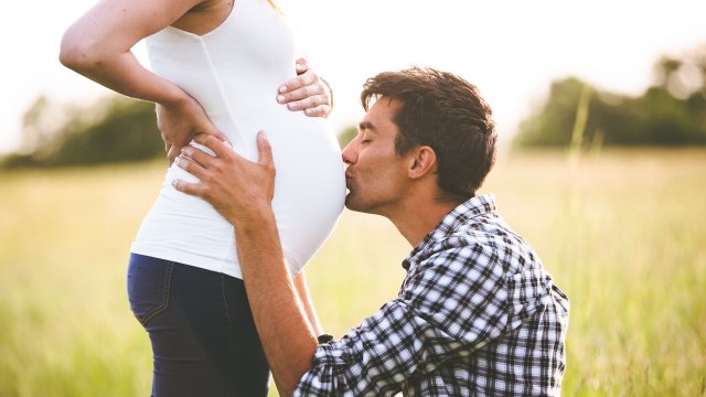 Peran suami saat istri hamil. (Foto: Thinkstock)