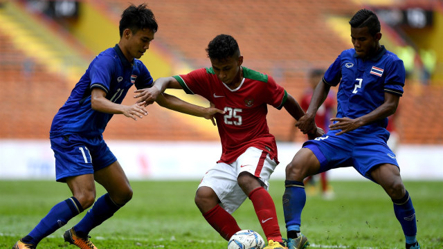 Osvaldo Haay pada laga versus Thailand. (Foto: Sigid Kurniawan/ANTARA)