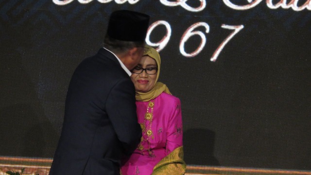 Jusuf Kalla bersama sang istri (Foto: Yudhistira Amran/kumparan)