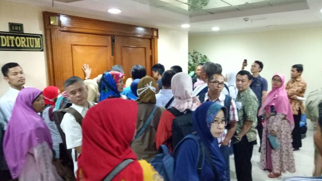 Korban First Travel mengambil paspor di Bareskrim