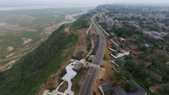 Jalan Raya baru di China sepanjang Sungai Kuning (Foto: Dok. chinadaily.com)