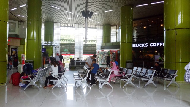 Suasana Stasiun Gambir Jelang Idul Adha Foto: Iqra Ardini/kumparan