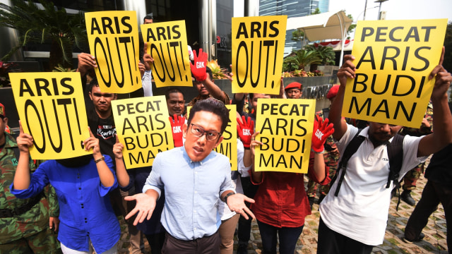 Aksi teatrikal menuntut pemecatan Dirdik KPK (Foto: Antara/Akbar Nugroho Gumay)