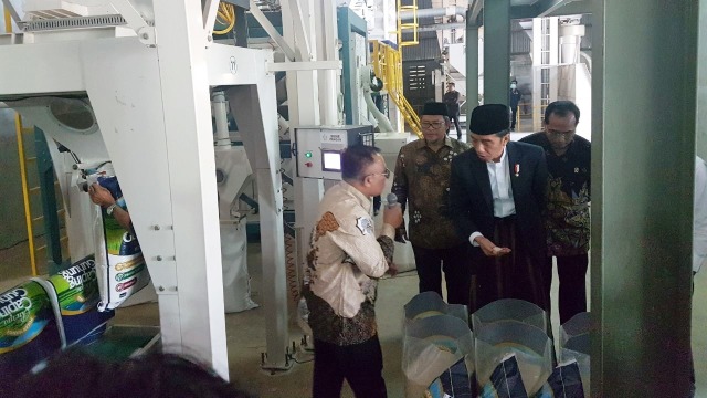Jokowi di Koperasi Arrahmah PT BUMR Pangan (Foto: Yudhistira Amran/kumparan)