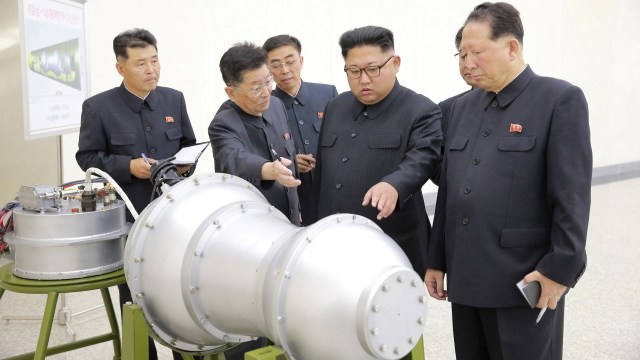 Kim Jong Un dan senjata nuklir Korea Utara (Foto: North Korea's Korean Central News Agency (KCNA)/Reuters)