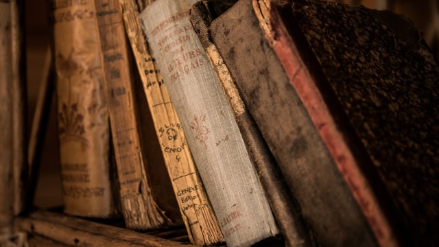Ilustrasi buku-buku tua (Foto: Pixabay)