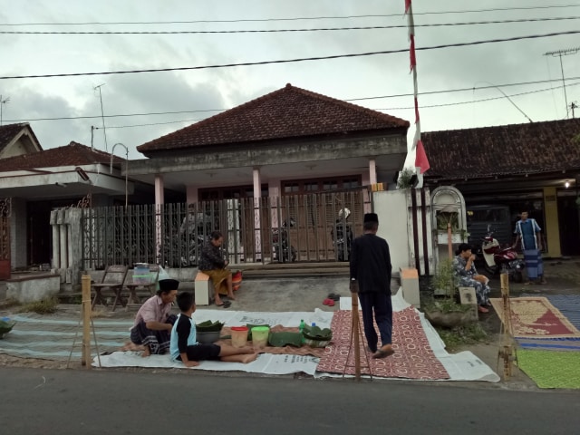 Menyatu di Sepiring Tumpeng Sewu (49485)