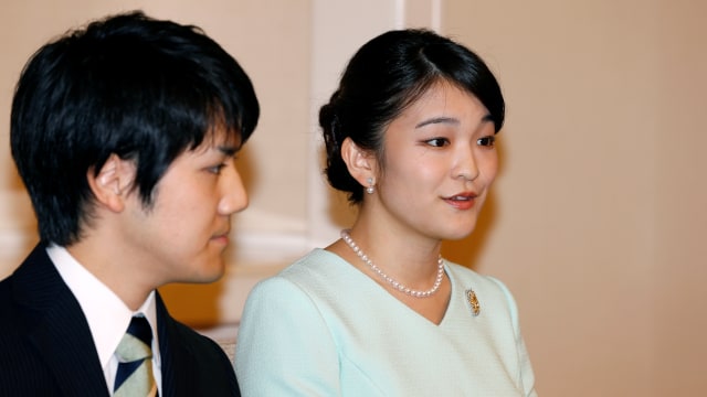 Putri Mako dan Kei Komura (Foto: REUTERS/Shizuo Kambayashi/Pool)