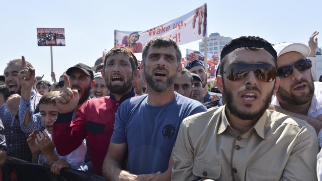 Warga Chechen yang membela warga Rohingya (Foto: REUTERS/Said Tsarnayev)