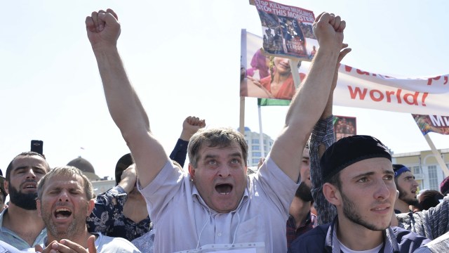 Warga Chechen yang membela warga Rohingya (Foto: REUTERS/Said Tsarnayev)