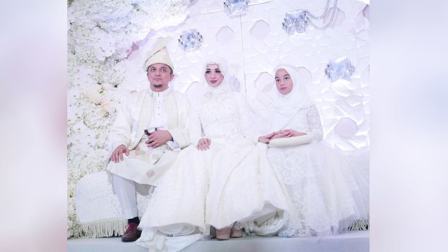 Pernikahan Bella dan Engku Emran. (Foto: Instagram @noradanish)